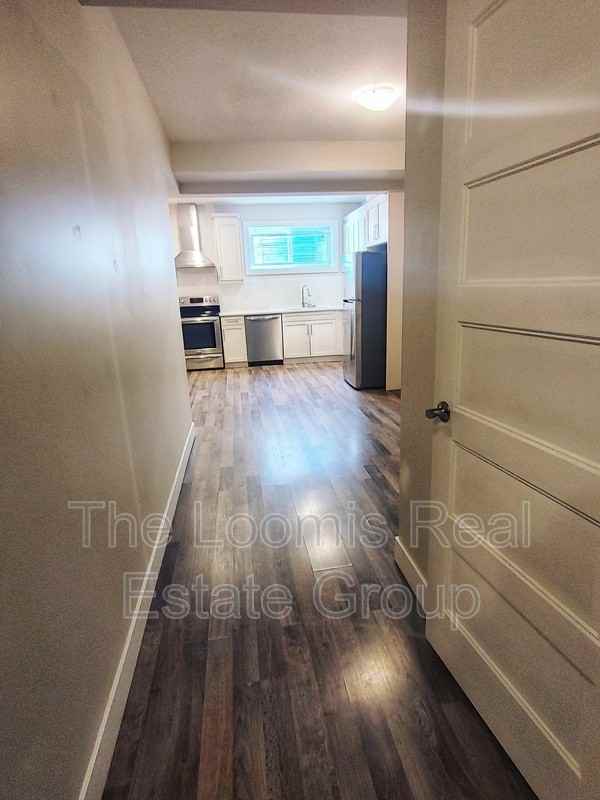 10725 96 St Nw #BS - Photo 3 of 17