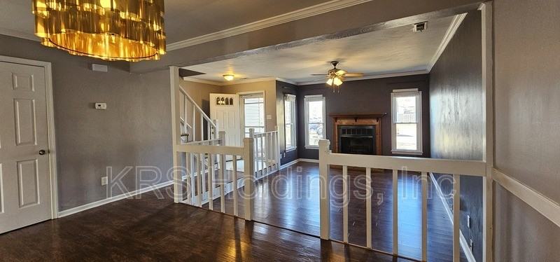 4504 Marlwood Way - Photo 3 of 18