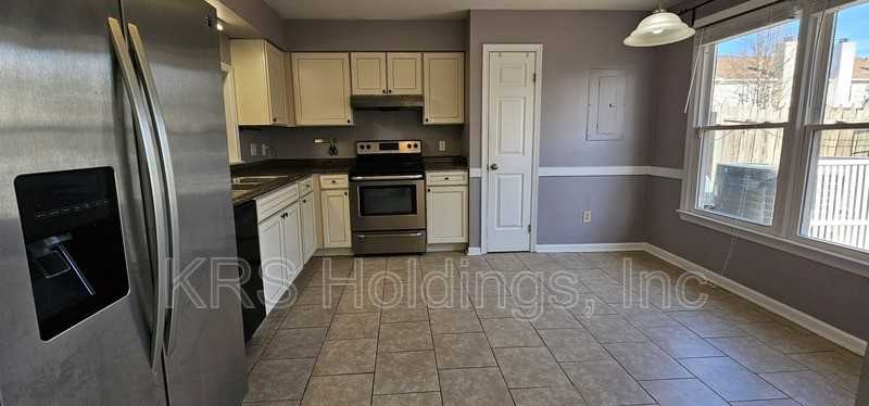 4504 Marlwood Way - Photo 5 of 18