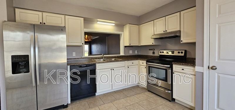 4504 Marlwood Way - Photo 6 of 18