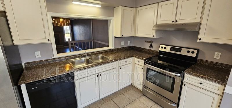 4504 Marlwood Way - Photo 7 of 18