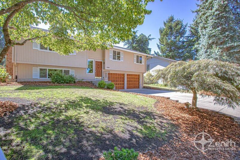 9301 Ne Pinecreek St - Photo 2 of 35