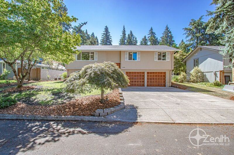 9301 Ne Pinecreek St - Photo 3 of 35