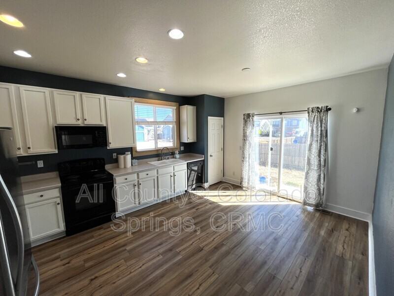 8397 Hames Dr - Photo 5 of 16