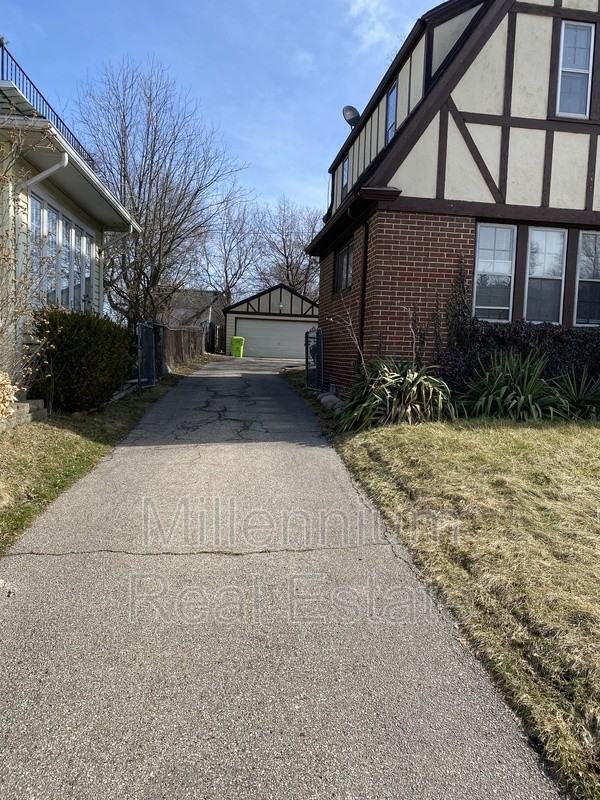 74 E Iroquois Rd - Photo 2 of 19