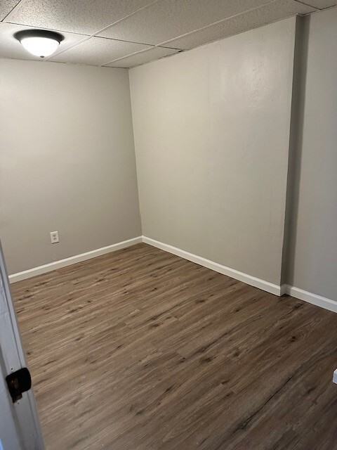 408 Northeast Westwind Drive #A - Photo 3 of 14