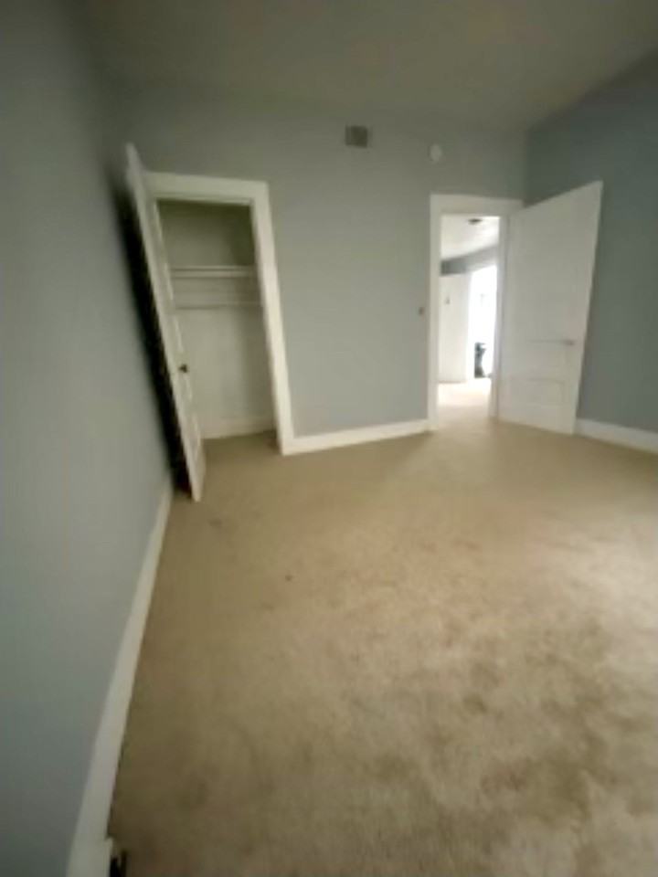 323 Baltimore Avenue - Photo 3 of 9