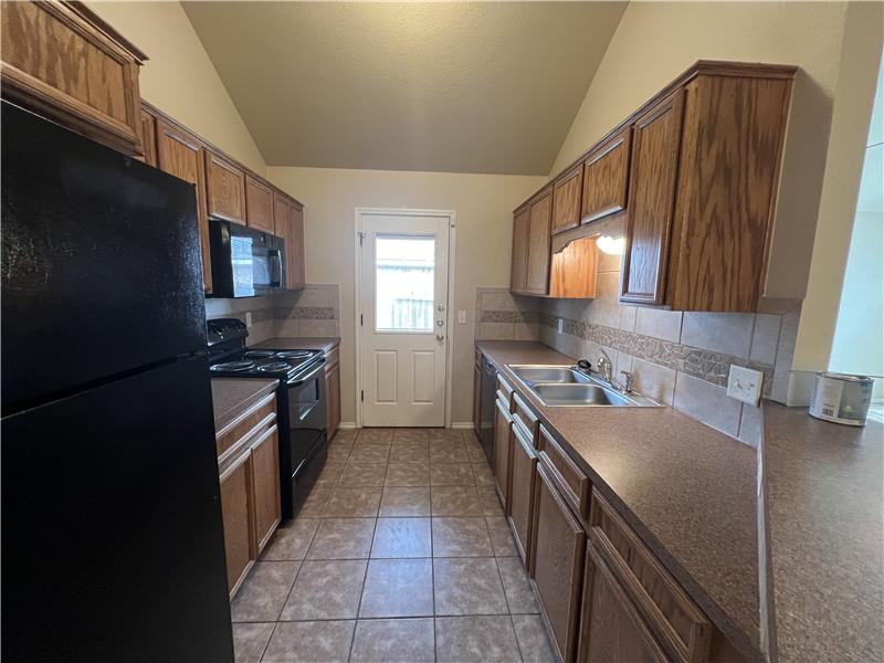 4205 Cambridge Dr #B - Photo 7 of 27