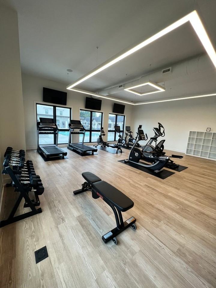 The Flats at Westbury - Photo 2 of 8