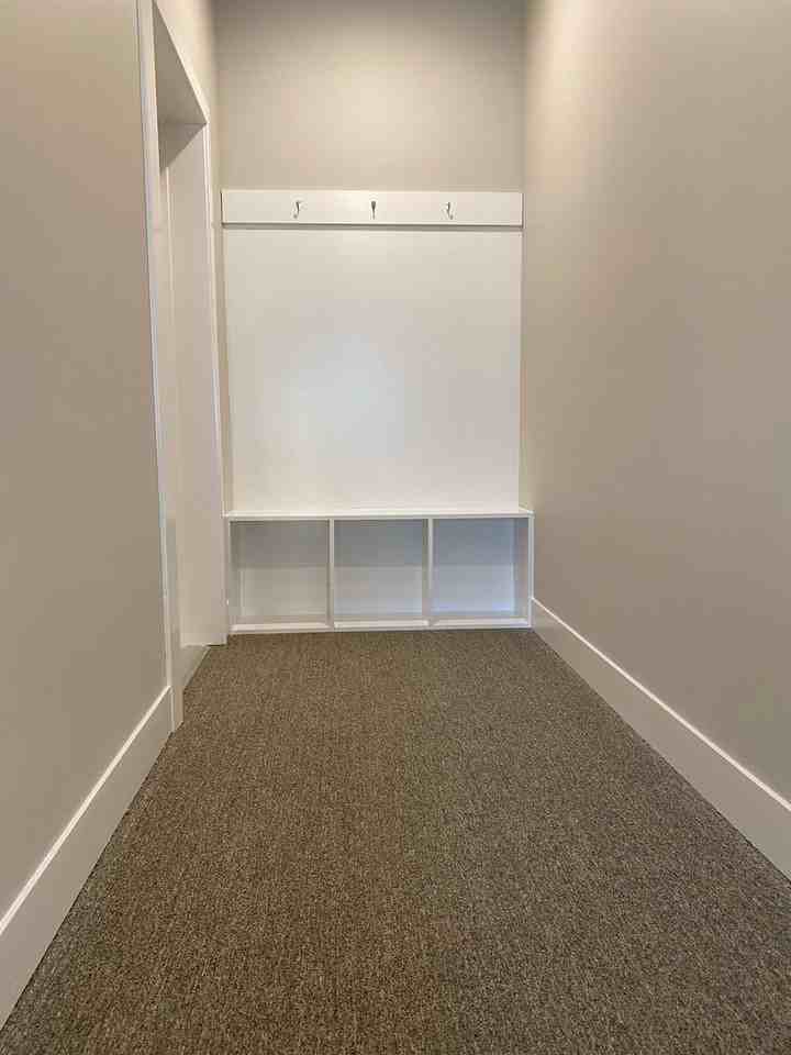 The Flats at Westbury - Photo 7 of 8