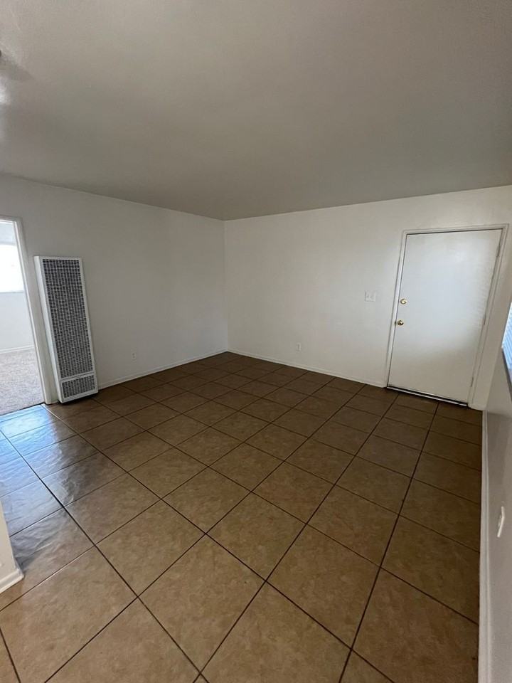 2577 Broadway - Photo 4 of 6