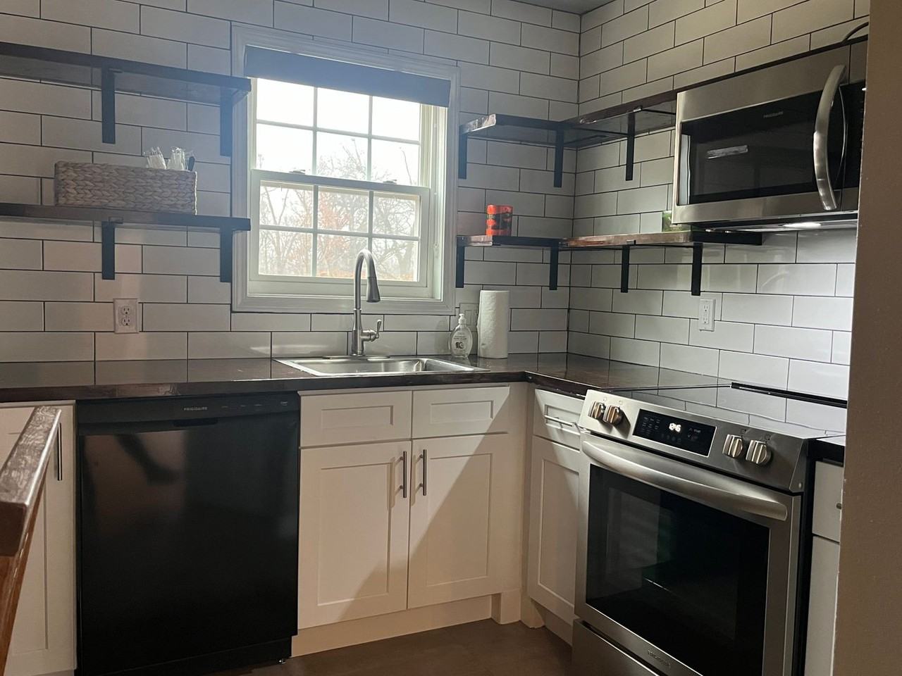 Arlington Court Complex - Photo 2 of 15