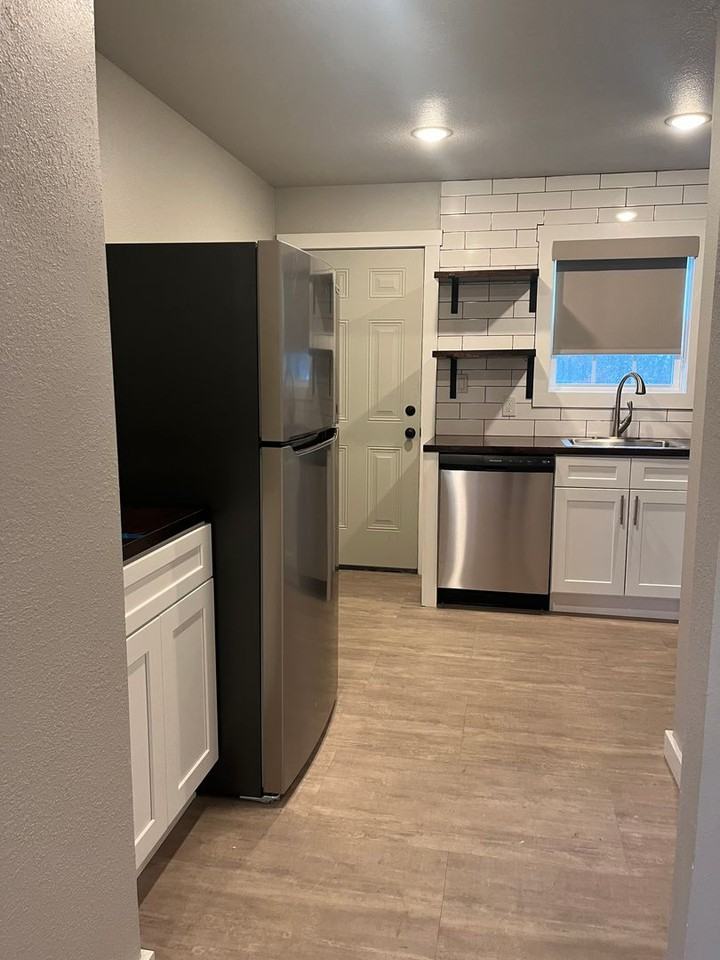 Arlington Court Complex - Photo 4 of 15