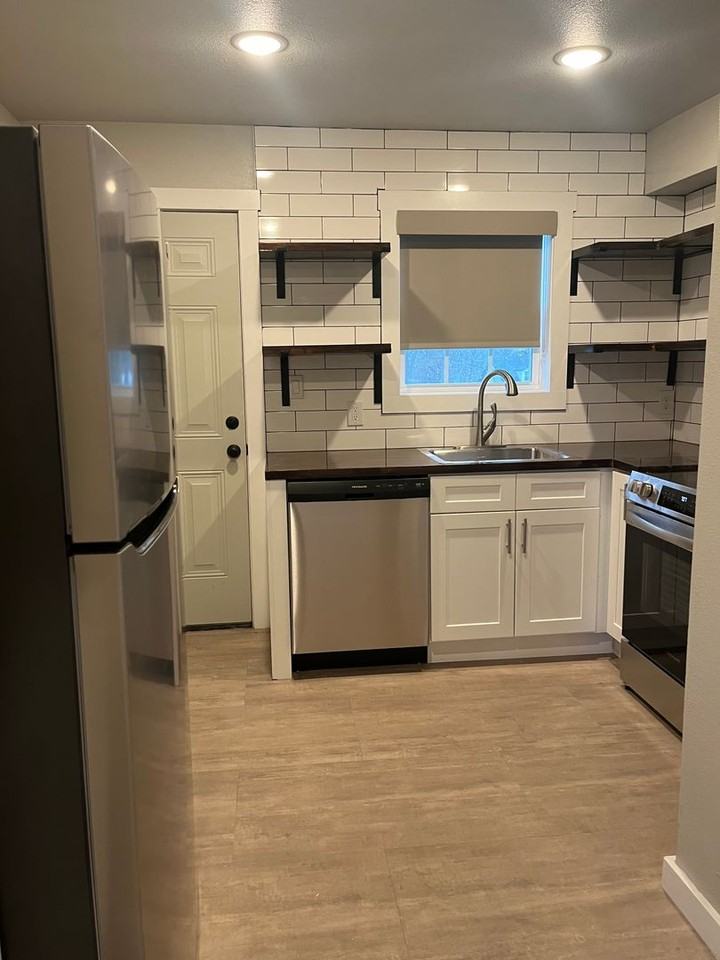 Arlington Court Complex - Photo 5 of 15