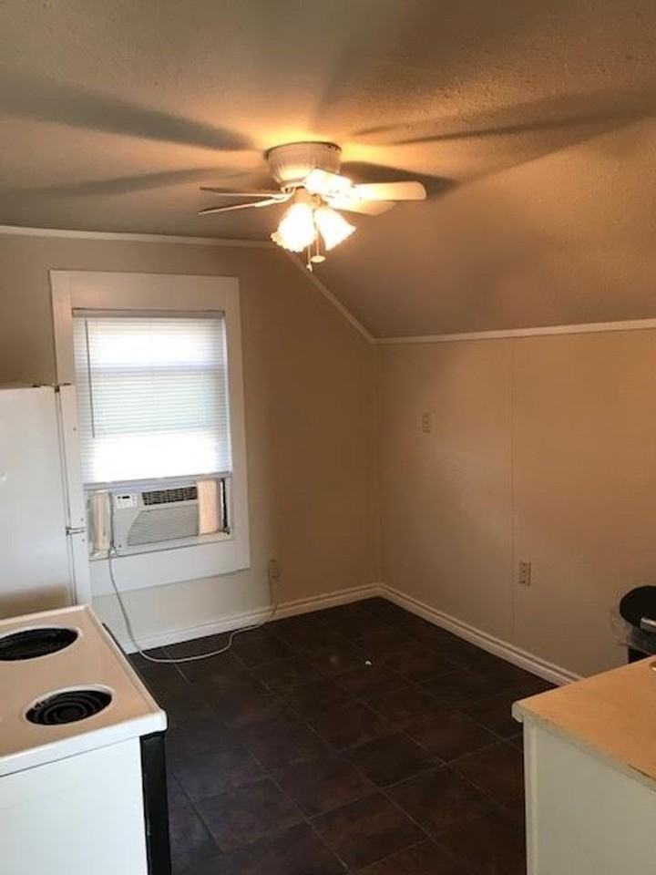 1906 Austin Ave - Photo 5 of 7