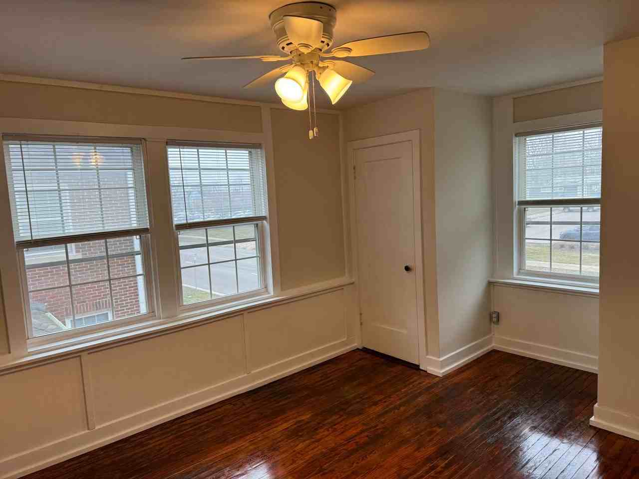 912 S 5th - Photo 2 of 11