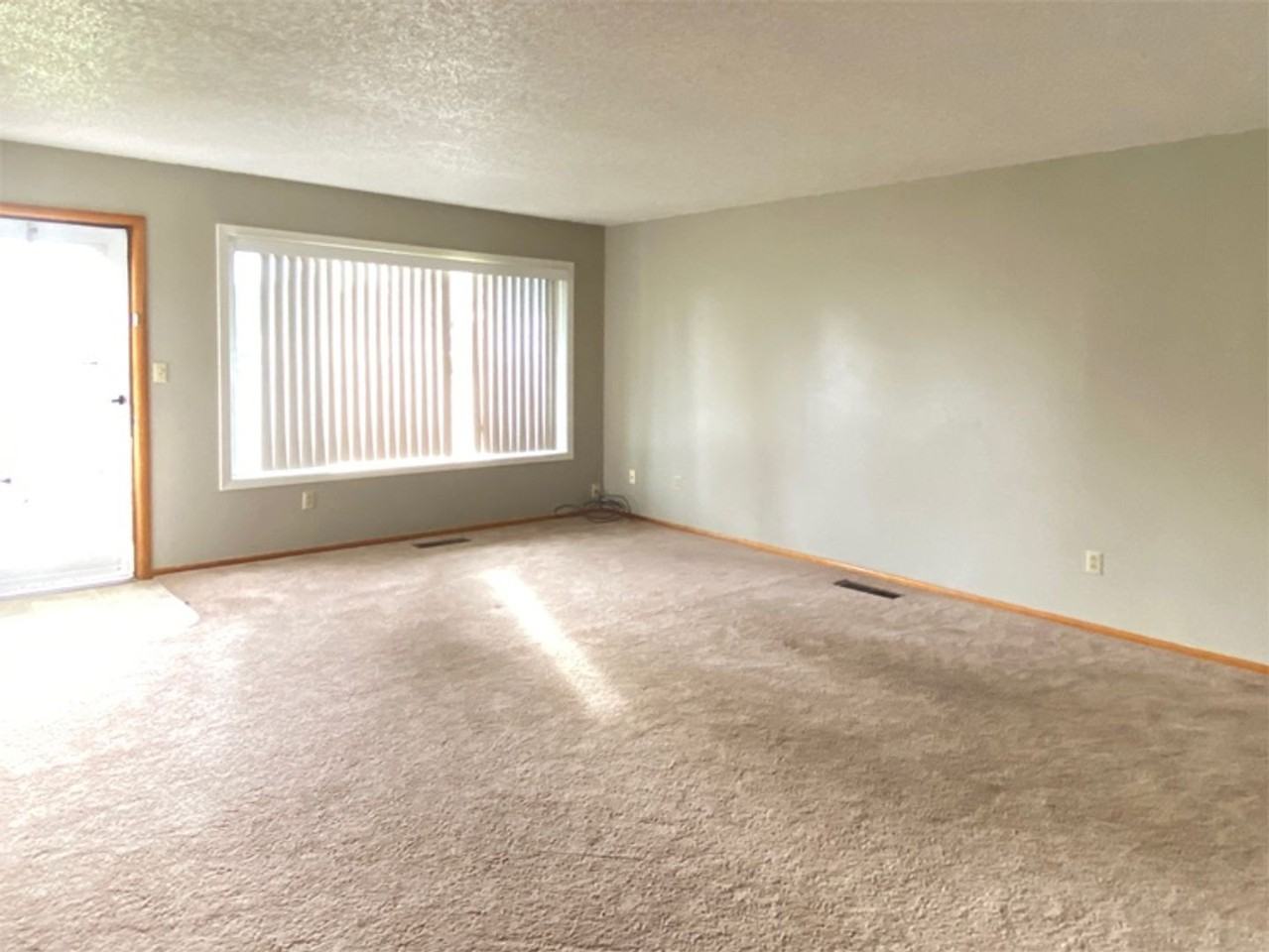 Kees407-409 - Photo 3 of 16