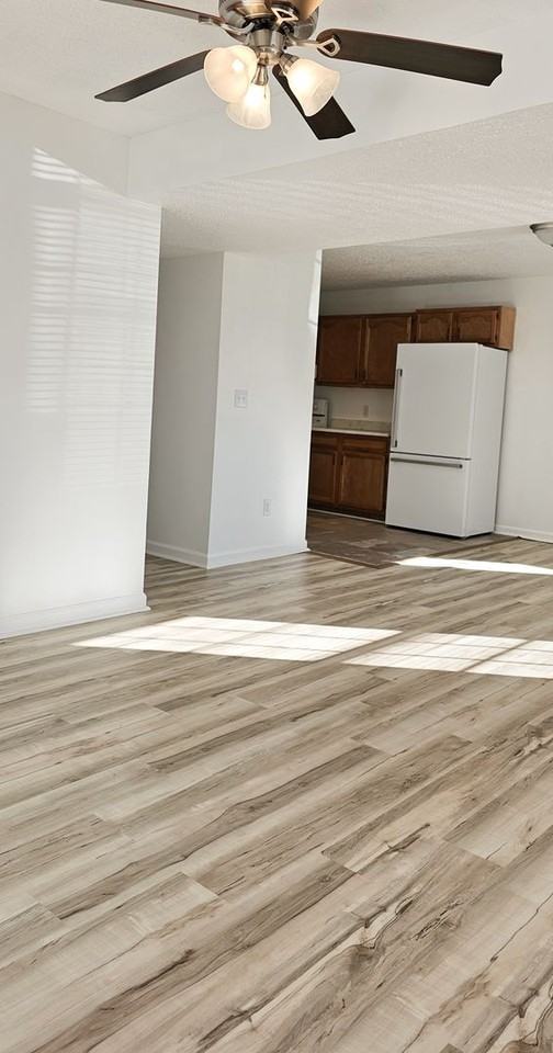 1542 Diuguid Dr - Photo 2 of 44