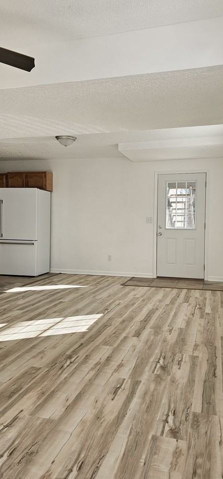 1542 Diuguid Dr - Photo 3 of 44