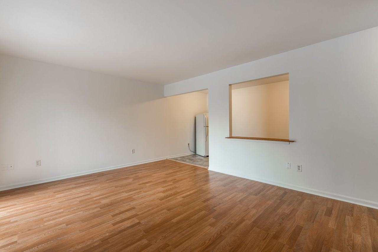 Greenbriar - Photo 2 of 7