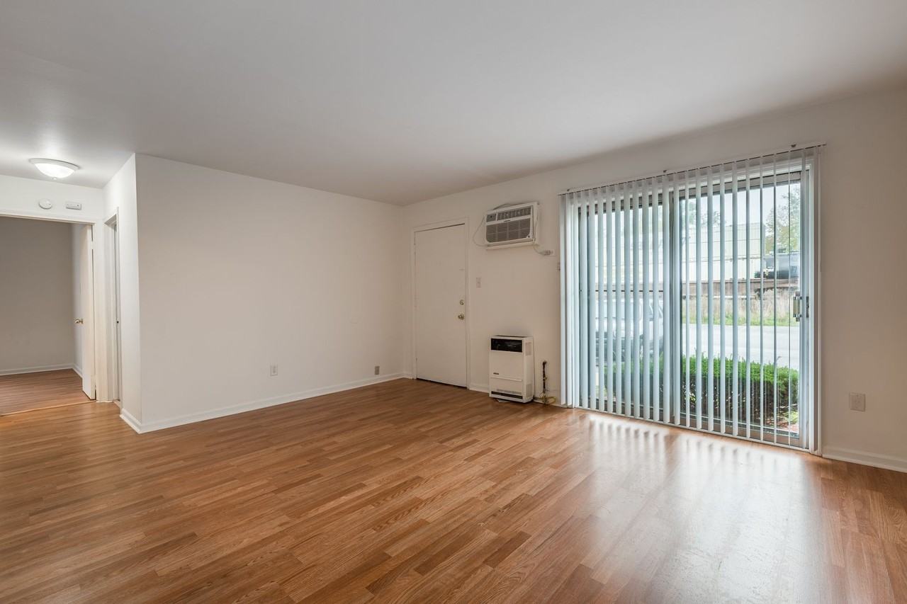 Greenbriar - Photo 3 of 7