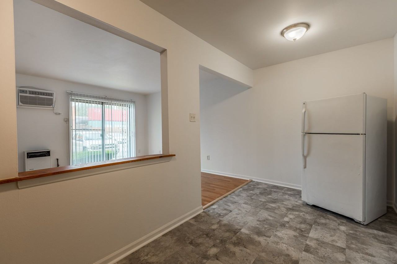 Greenbriar - Photo 5 of 7