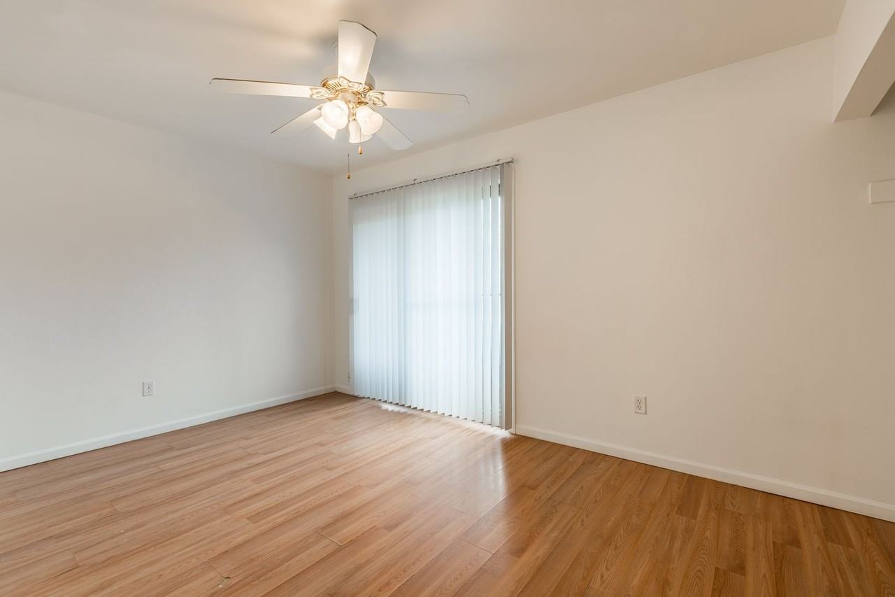 Greenbriar - Photo 6 of 7