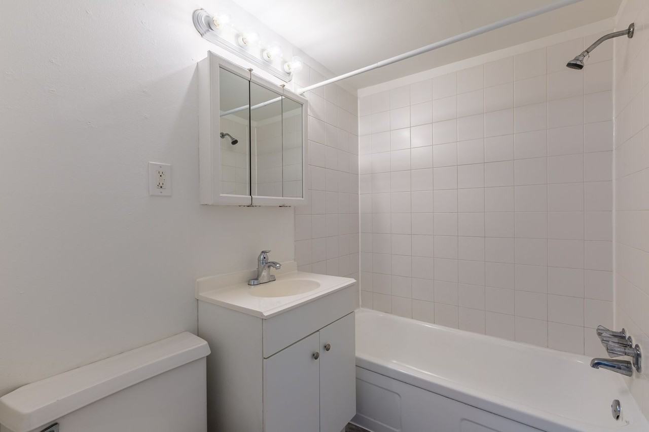 Greenbriar - Photo 7 of 7