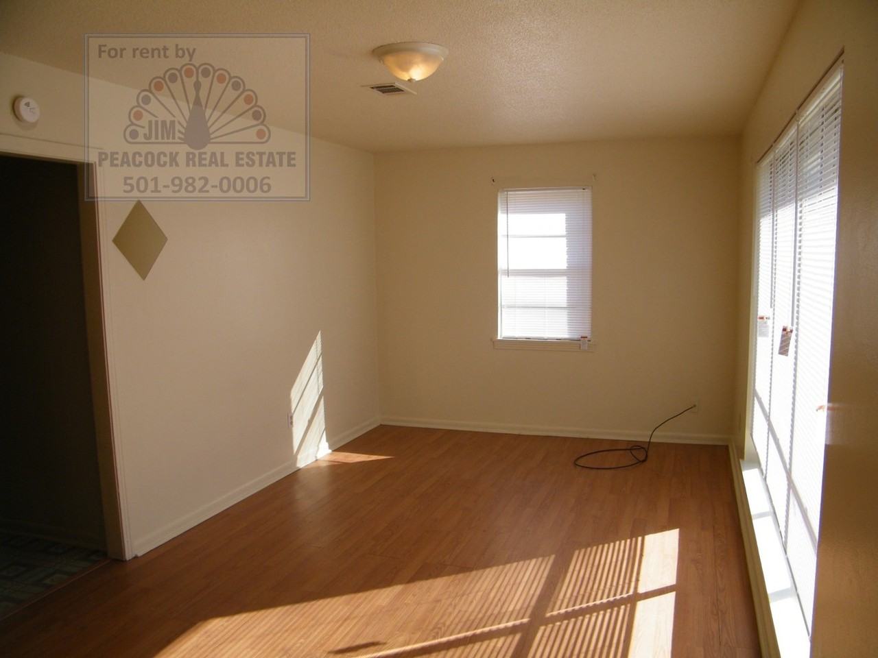 816 - 818 Jane Drive - Photo 2 of 9