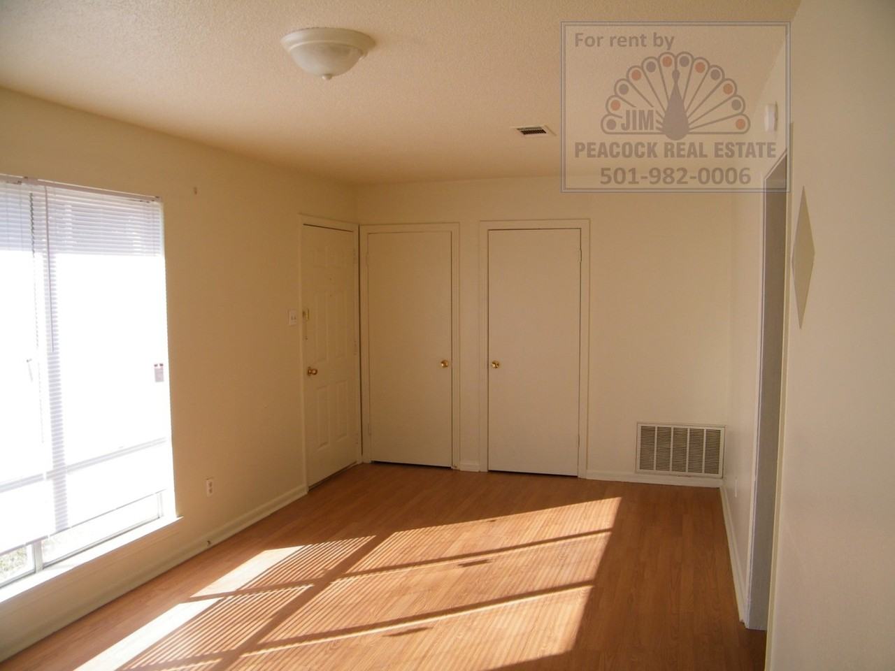 816 - 818 Jane Drive - Photo 3 of 9