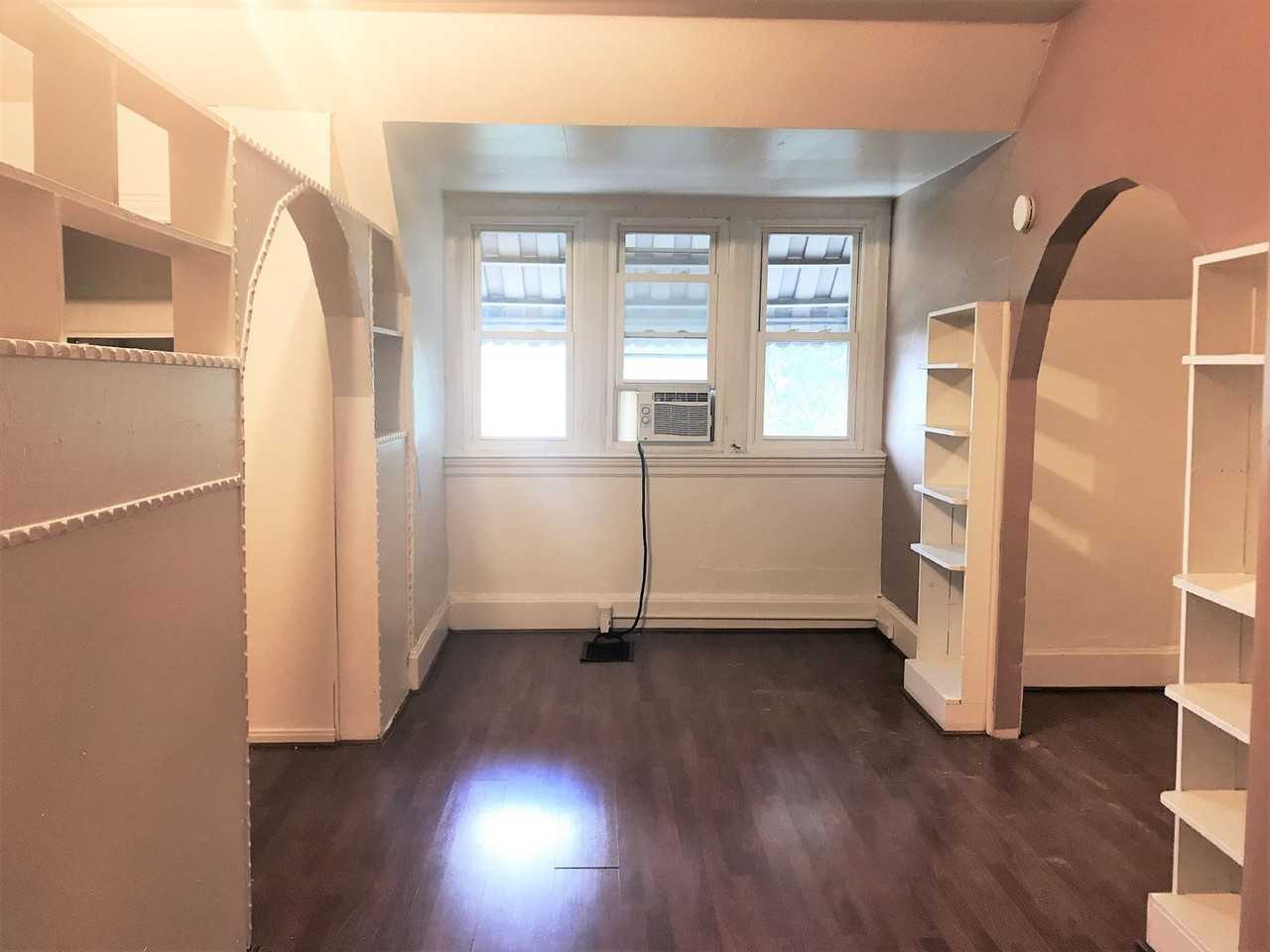 Friendship - Photo 3 of 14