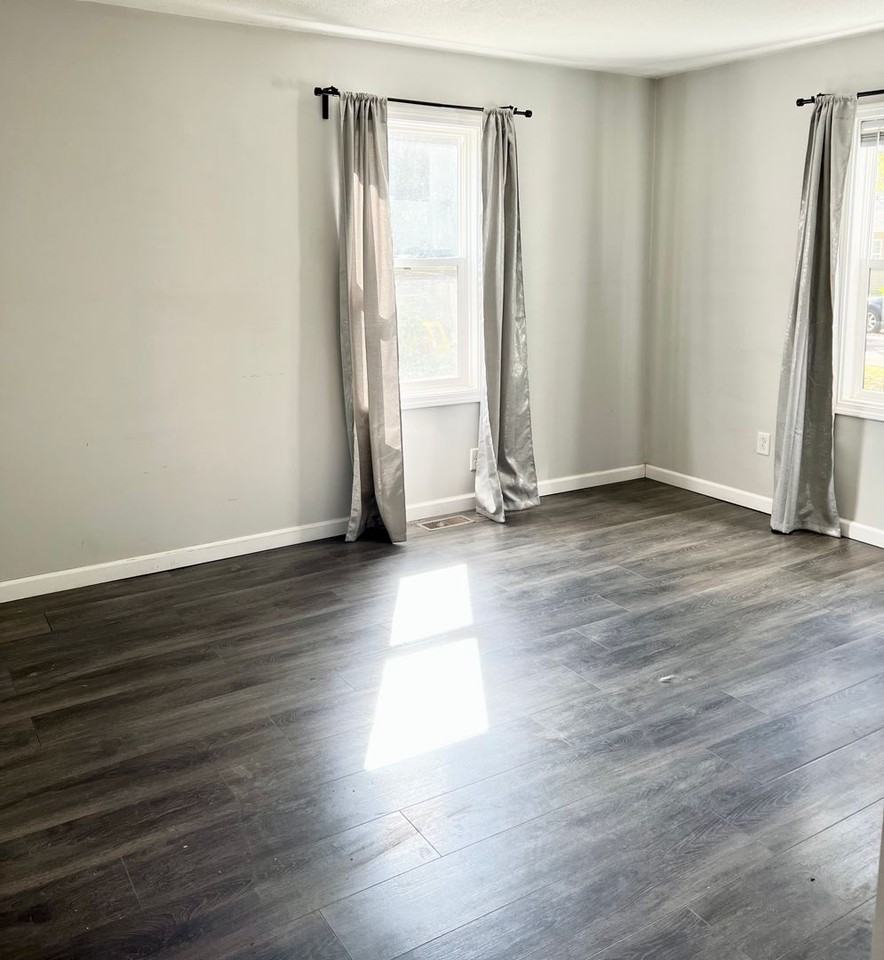 1911 N 27th St - Photo 3 of 16