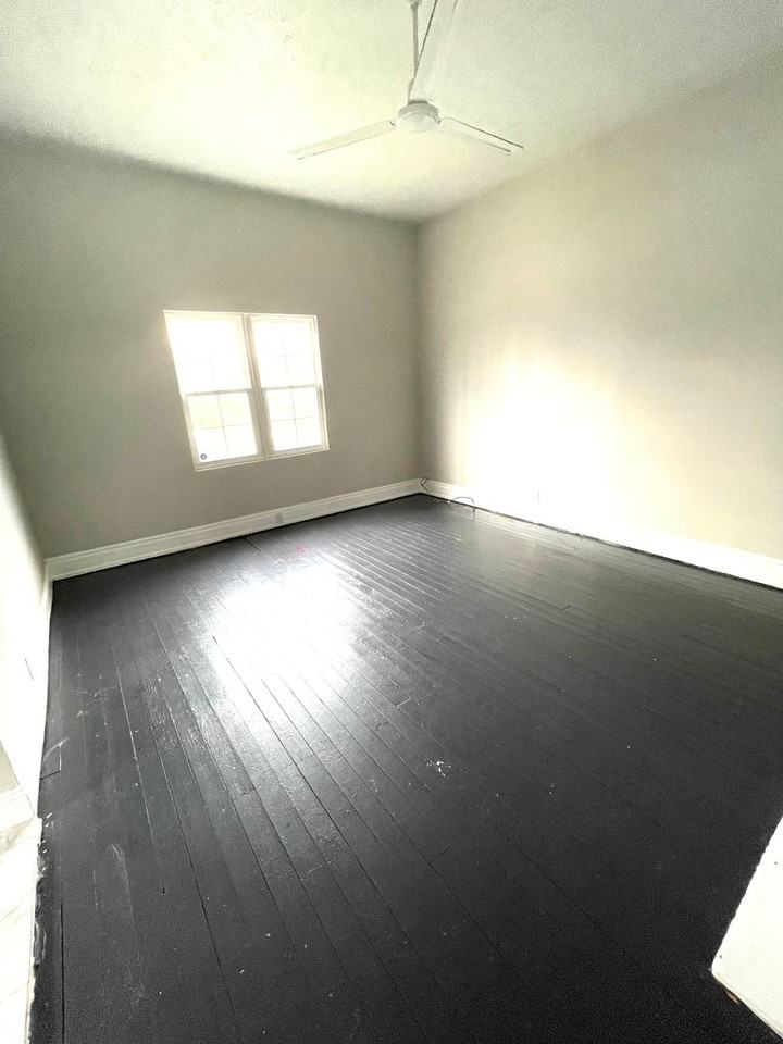 1808 10th Ave N - Photo 4 of 19