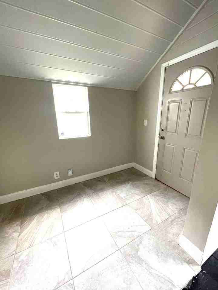 1808 10th Ave N - Photo 7 of 19