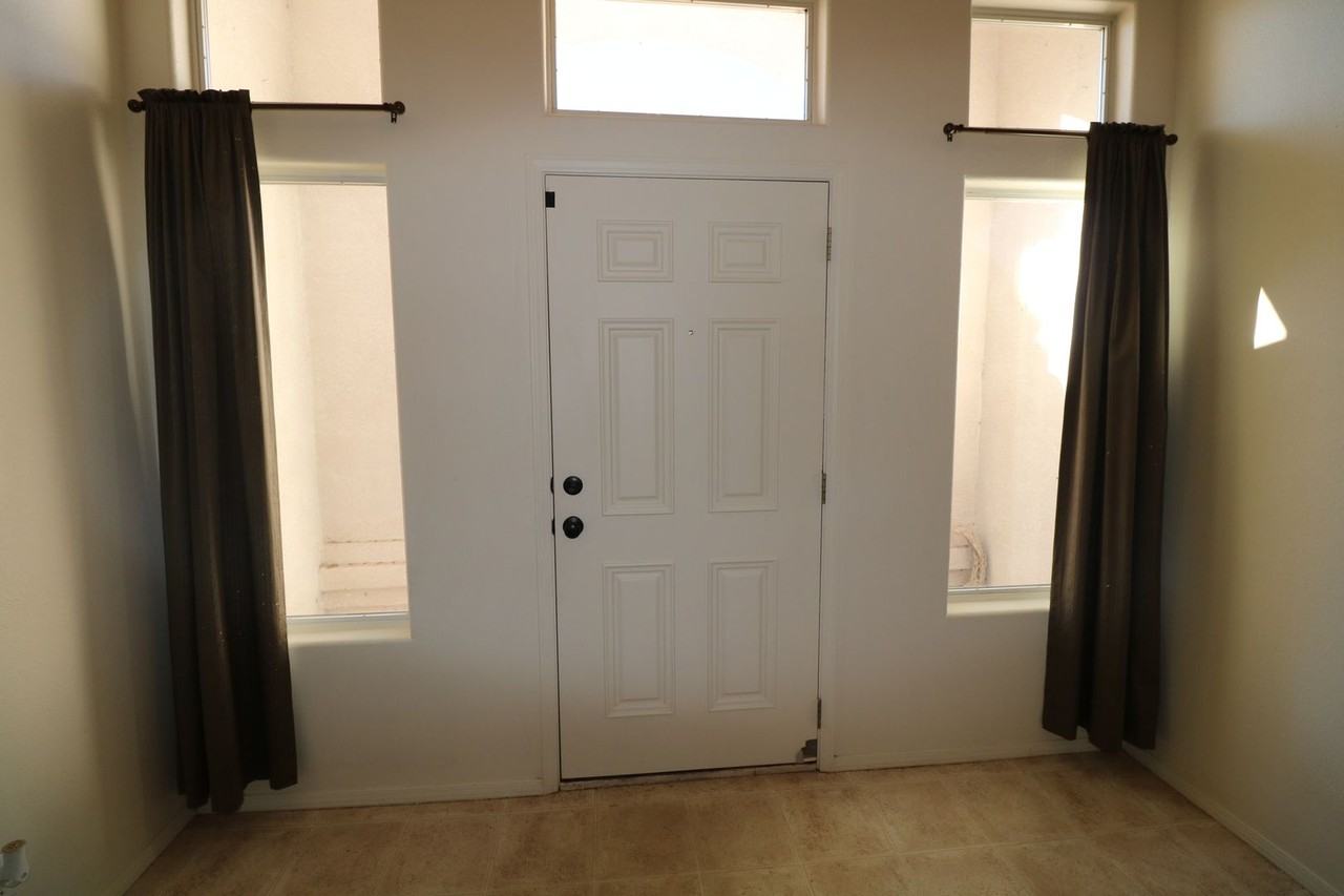 6933 Glen Hills Dr Ne - Photo 2 of 26