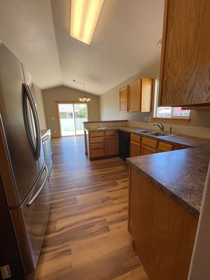 765 Bluegrass Way - Photo 5 of 24