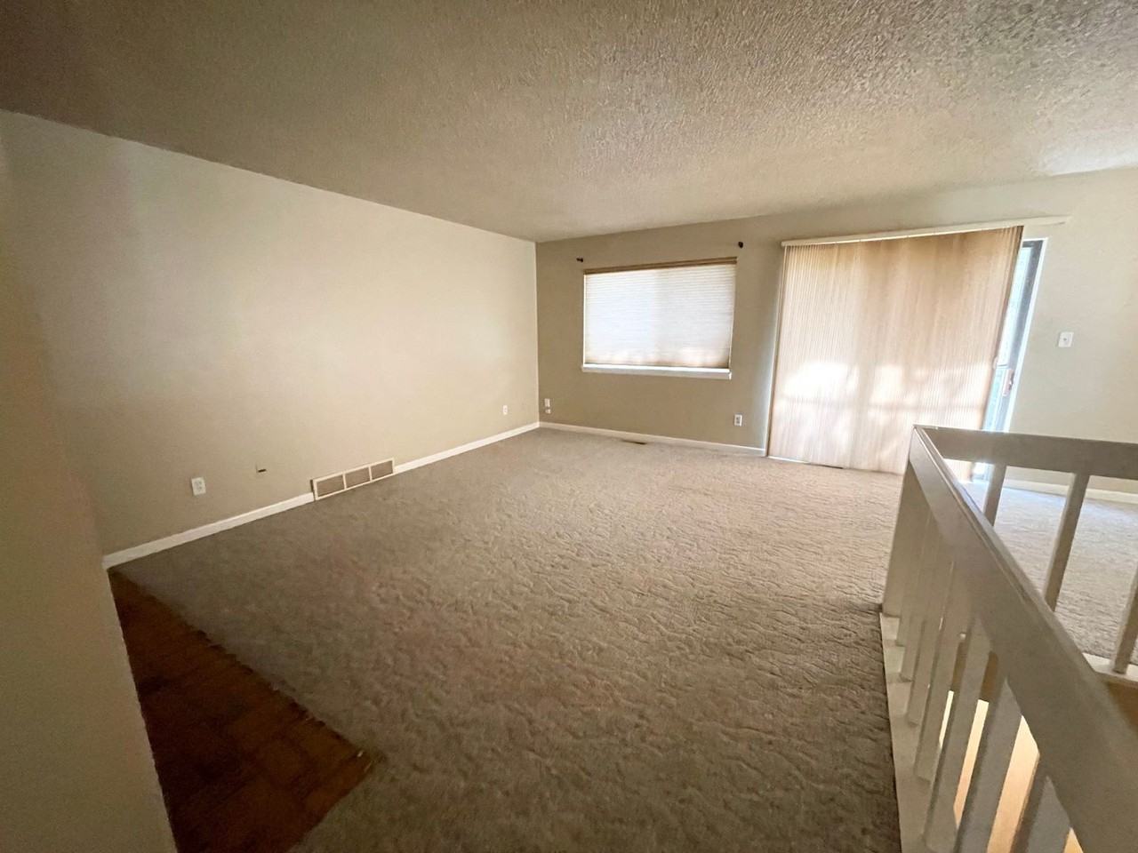 3012 Eastborough Dr - Photo 3 of 20