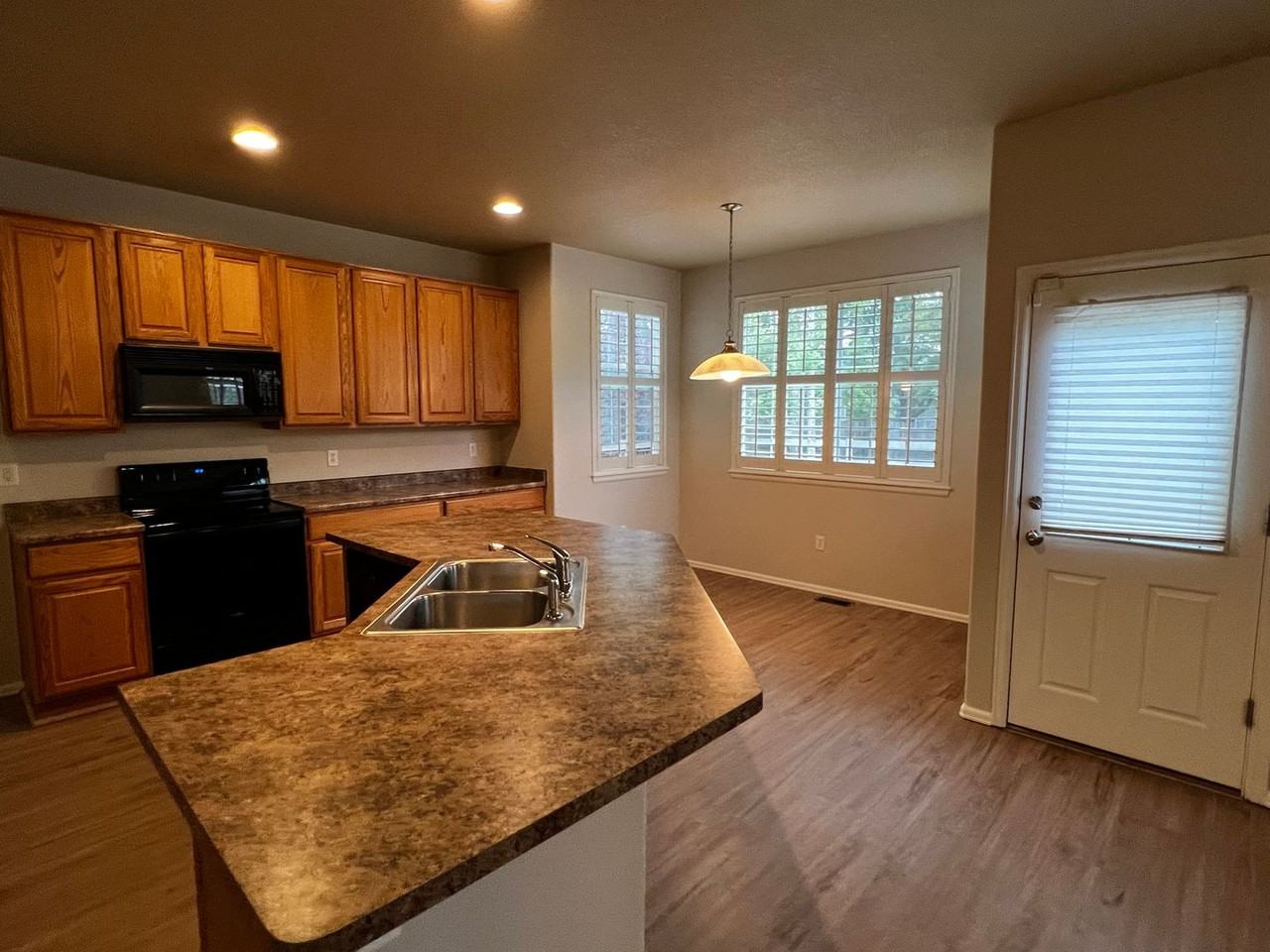 3032 Hackney Ln - Photo 6 of 17