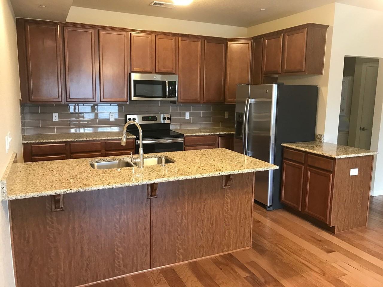 3860 Manhattan Ave - Photo 2 of 23