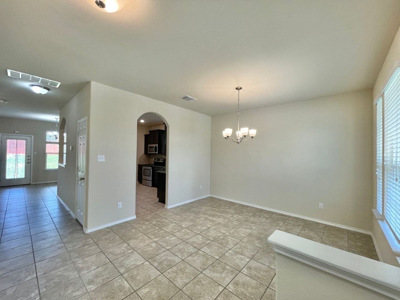 3311 Lorne Dr - Photo 3 of 31