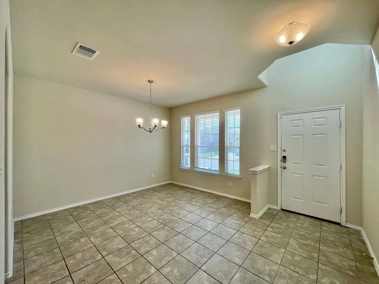 3311 Lorne Dr - Photo 4 of 31