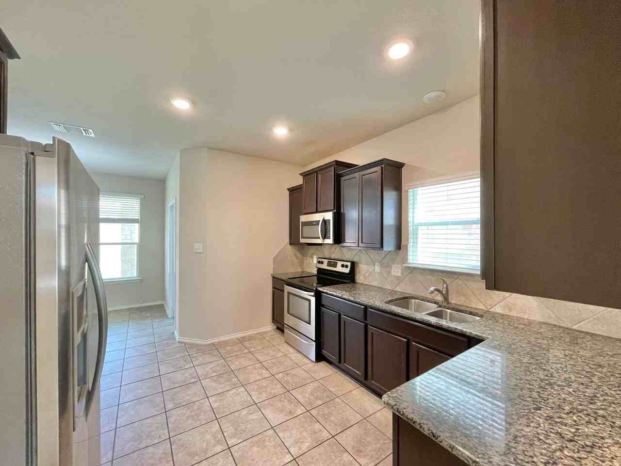 3311 Lorne Dr - Photo 5 of 31