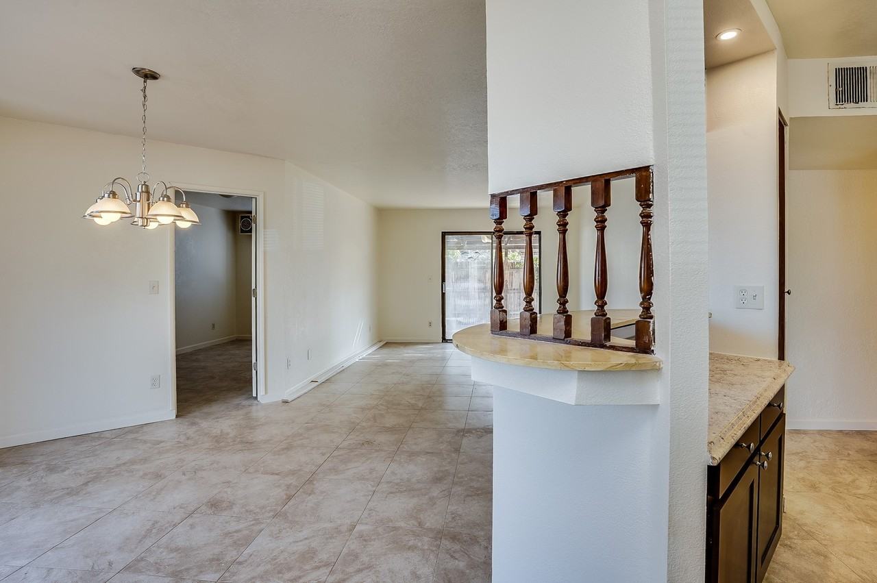 422 E Navajo Rd - Photo 2 of 30