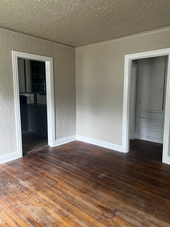 2901 Tilles Avenue - Photo 4 of 15