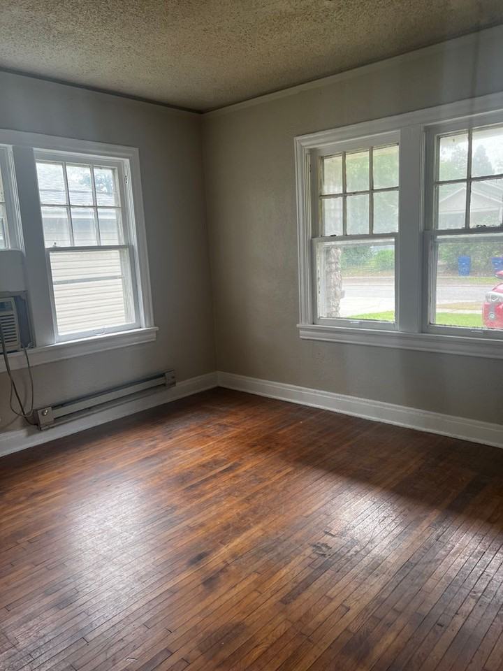 2901 Tilles Avenue - Photo 6 of 15