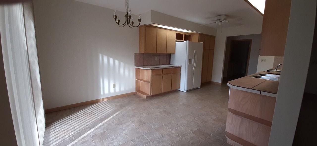 204 Snead Dr - Photo 2 of 27