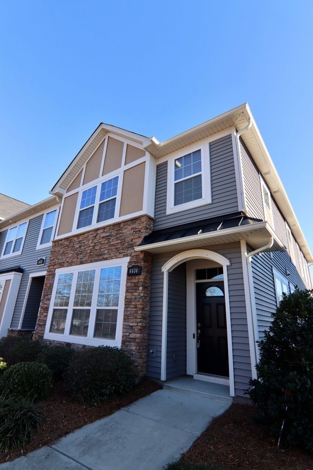 6634 Berewick Commons Pkwy - Photo 2 of 14