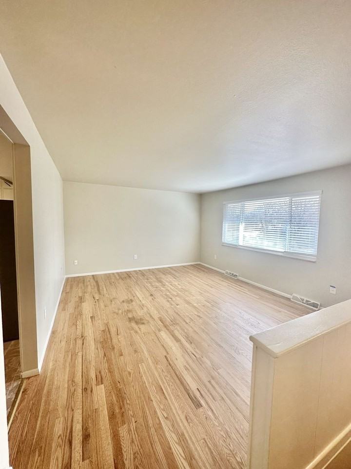 612 Princeton Rd - Photo 2 of 19