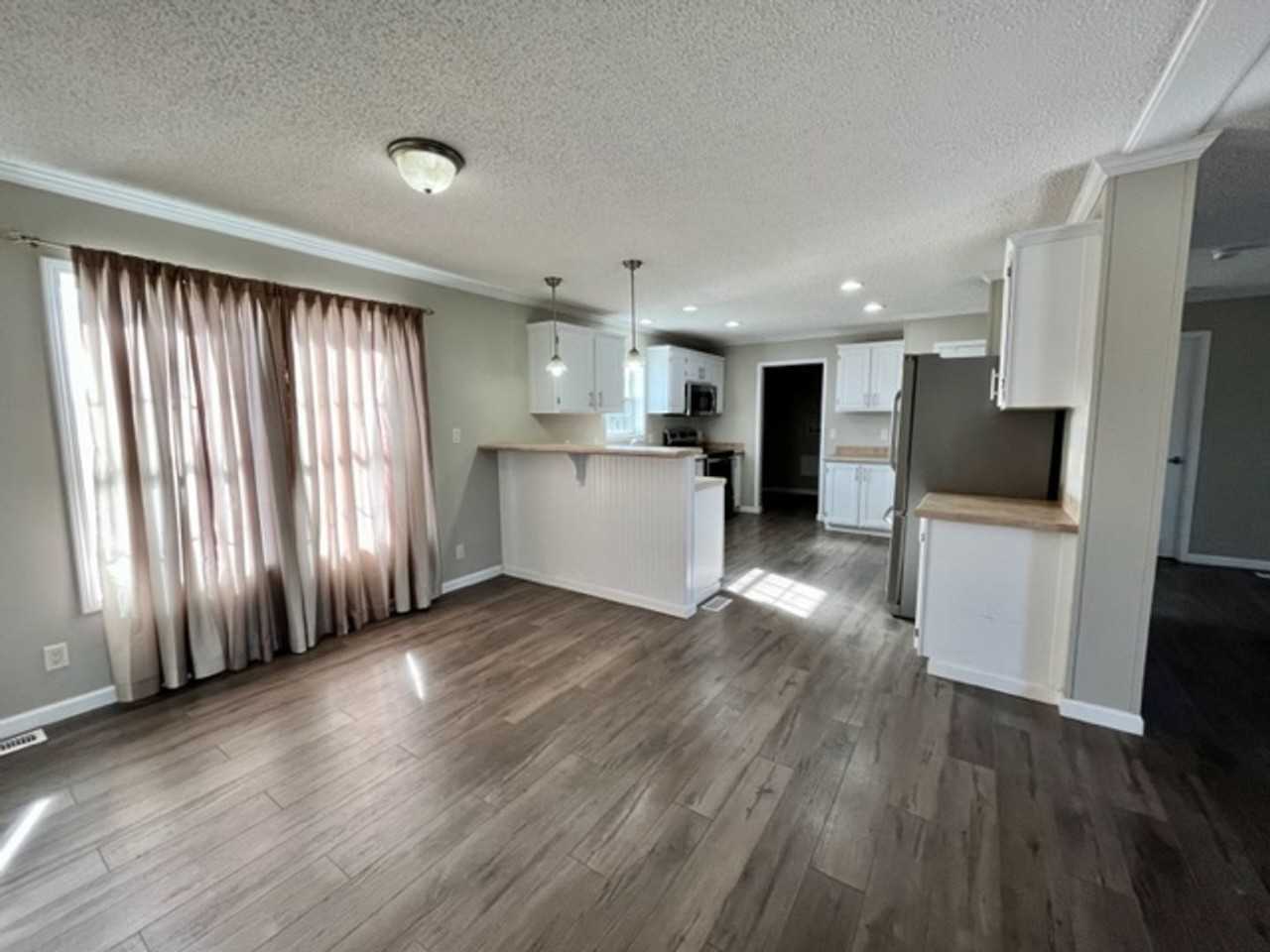 200 Busch Dr - Photo 3 of 14
