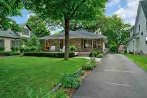 featured image of 214 Broadway Ave N